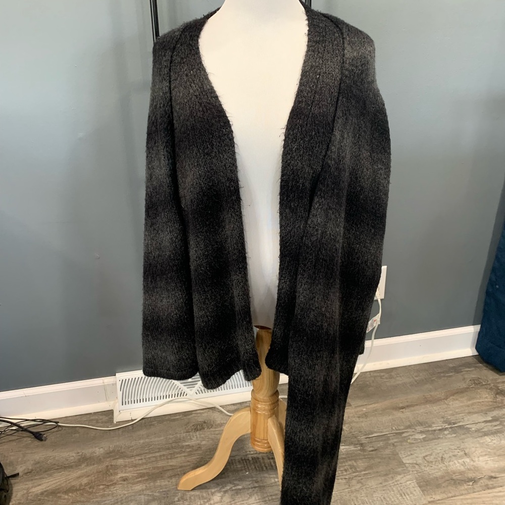 Black/gray long sleeve cardigan